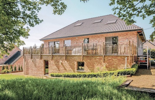 Noiseux House | This beautiful vacation home is located in Somme-Leuze and can accommodate 14 people.