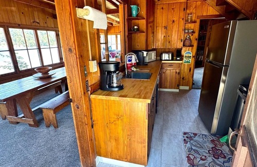 Bass Lake Cabin | This cabin is a 5 bedroom(s), 2.5 bathrooms, located in Bass Lake, CA.
