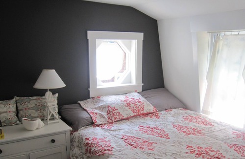 Oak Bluffs Cottage | This Charming OB Cottage has Everything in Great location