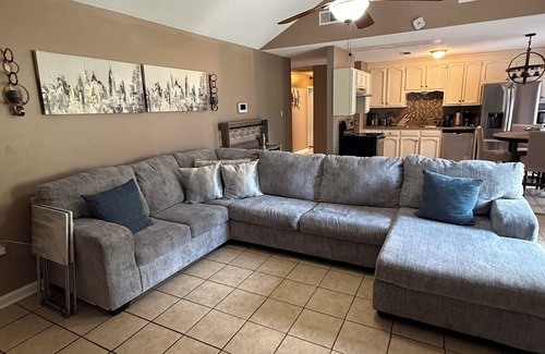 South Baton Rouge House | This cozy home is a beautiful 3 bedroom, 2 full bathroom as with a 2-car garage