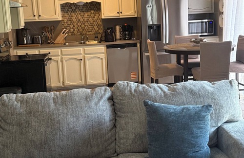 South Baton Rouge House | This cozy home is a beautiful 3 bedroom, 2 full bathroom as with a 2-car garage