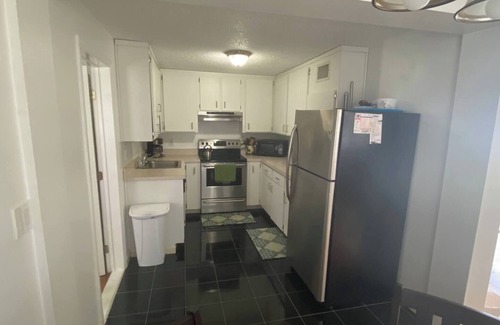 New Smyrna Beach Apartment | This duplex is a 1 bedroom(s), 1 bathrooms, located in New Smyrna Beach, FL.