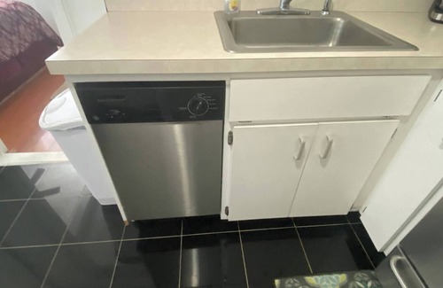 New Smyrna Beach Apartment | This duplex is a 1 bedroom(s), 1 bathrooms, located in New Smyrna Beach, FL.
