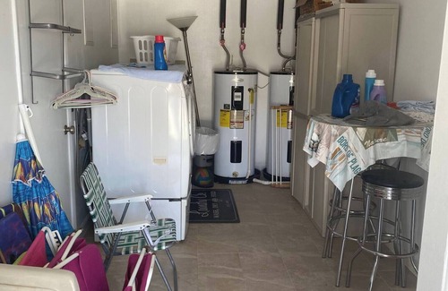 New Smyrna Beach Apartment | This duplex is a 1 bedroom(s), 1 bathrooms, located in New Smyrna Beach, FL.