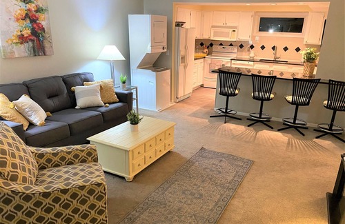 Eastport Condo | This Eastport condo has a large deck with amazing views of Spa Creek and downtown Annapolis.