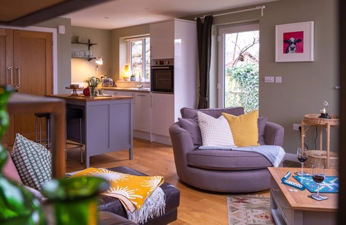 New Forest District Cottage | This hideaway for two boasts a VIP postcode