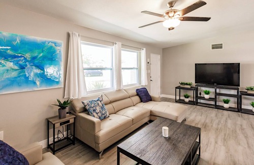 Villas House | This home is in the heart of Fort Myers, placing you close to everything!