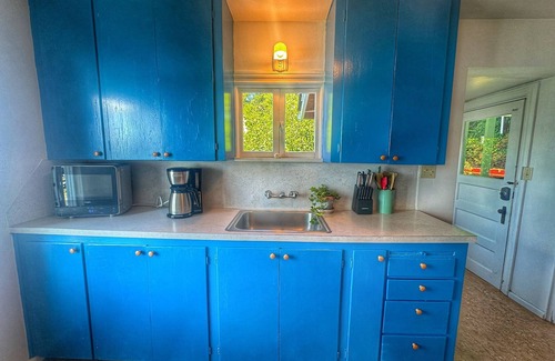 South Colby House | This house is a 2 bedroom(s), 1 bathrooms, located in Vashon, WA.