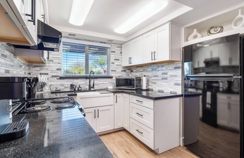 Camelback Park Estates House | This house is a 3 bedroom(s), 2 bathrooms, located in Scottsdale, AZ.