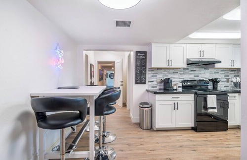 Camelback Park Estates House | This house is a 3 bedroom(s), 2 bathrooms, located in Scottsdale, AZ.