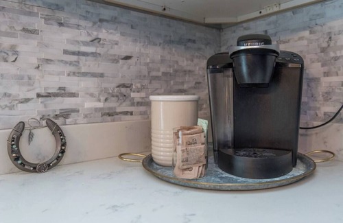 Keene House | This house is a 3 bedroom(s), 2 bathrooms, located in Lexington, KY.