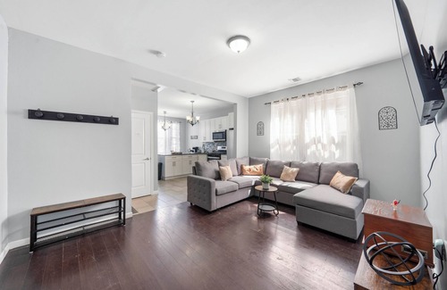 Constable Hook House | This house is a 3 bedroom(s), 1 bathrooms, located in Bayonne, NJ.