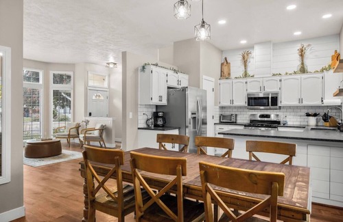 Northwest Boise City House | This house is a 3 bedroom(s), 2 bathrooms, located in Boise, ID.
