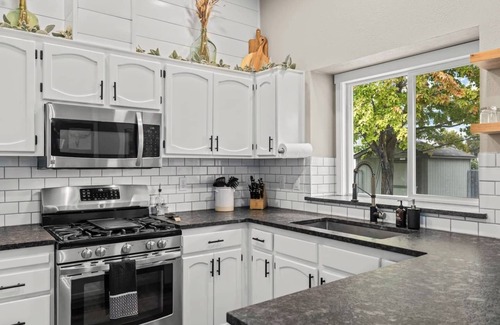 Northwest Boise City House | This house is a 3 bedroom(s), 2 bathrooms, located in Boise, ID.