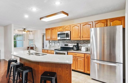 Paris House | This house is a 3 bedroom(s), 2.5 bathrooms, located in Paris, KY.