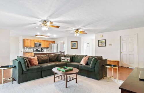 Paris House | This house is a 3 bedroom(s), 2.5 bathrooms, located in Paris, KY.