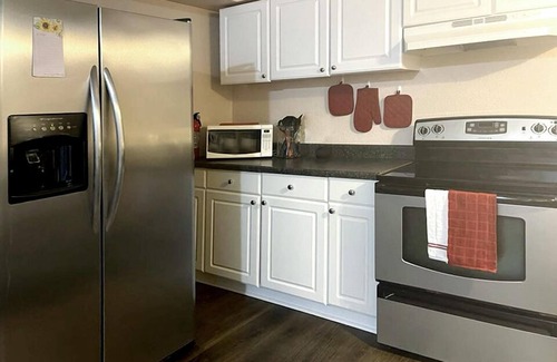 Shoreline Park House | This house is a 3 bedroom(s), 2 bathrooms, located in Bay St. Louis, MS.