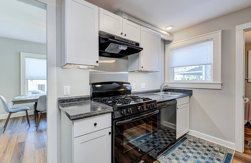 Near Eastside House | This house is a 3 bedroom(s), 1.5 bathrooms, located in Indianapolis, IN.