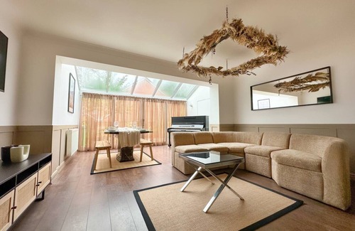 Manchester House | This house is a 4 bedroom(s), 2 bathrooms, located in Manchester, England.