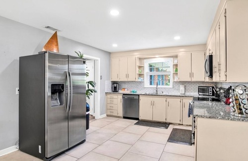 East Pensacola Heights House | This house is a 4 bedroom(s), 2 bathrooms, located in Pensacola, FL.