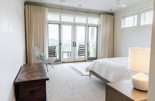 Southwest Mission House | This house is a 4 bedroom(s), 3.5 bathrooms, located in Kelowna, BC.