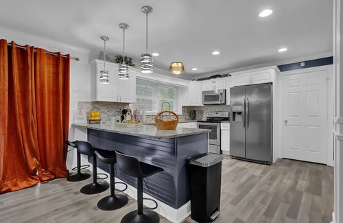Atlanta House | This house is a 5 bedroom(s), 4.5 bathrooms, located in Atlanta, GA.