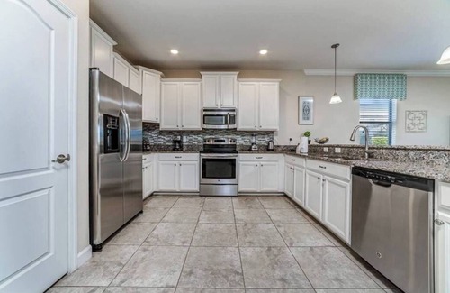 Davenport House | This house is a 8 bedroom(s), 5 bathrooms, located in Davenport, FL.