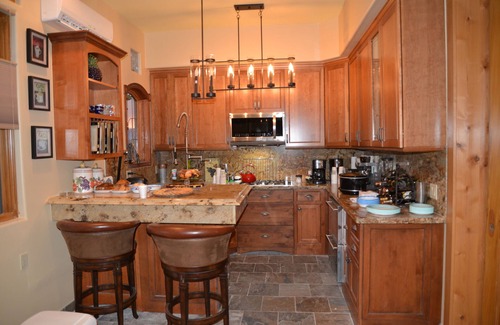 Cornville Cottage | This is an exclusive vineyard cottage, ready for a Romantic or relaxed getaway .
