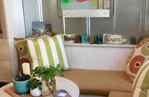 Midtown Cottage | This is not an active listing A Little Bit Country in Savannah - Monthly stays