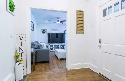 Garden Hills House | This is the glamorous, private Buckhead home is perfect for your Atlanta trip.