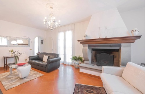 Scarperia e San Piero House | This modern and spacious vacation villa with large garden and private pool is located in the residen