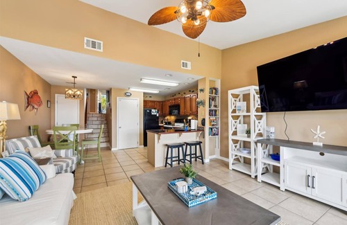 East End House | This pool front townhome with beach views is just the ticket for your Island vacation experience.