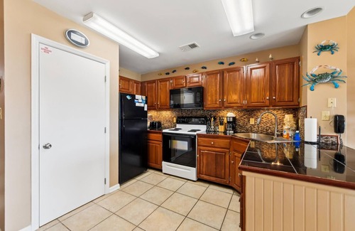 East End House | This pool front townhome with beach views is just the ticket for your Island vacation experience.