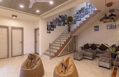 Jaipur House | This property holds 4 bedroom, swimming pool, Courtyard,Big hall size