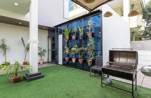 Jaipur House | This property holds 4 bedroom, swimming pool, Courtyard,Big hall size