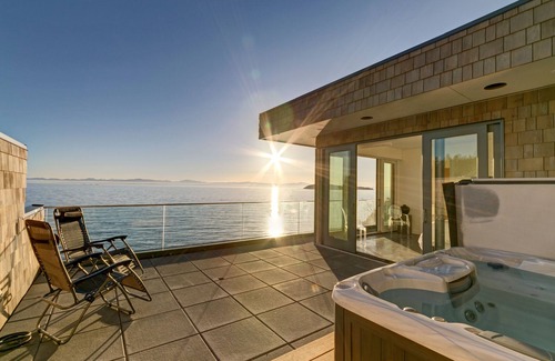 Selma Park House | This property is sold. See Gibsons Ocean Getaway https:/www.vrbo.com/681977n