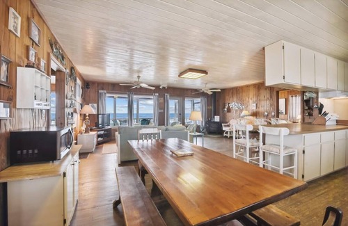 East End House | This Quintessential Beach Cottage Invites You To Indulge In The Essence Of The Beach