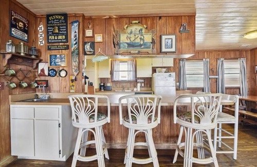 East End House | This Quintessential Beach Cottage Invites You To Indulge In The Essence Of The Beach
