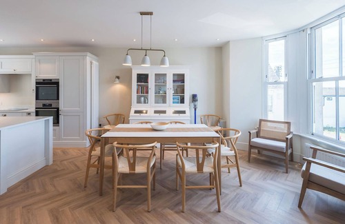 Rhosneigr Apartment | This recently renovated coastal oasis combines contemporary comfort with beach-chic style