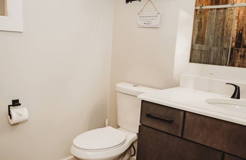 Tracy City Apartment | This unique place has a style all its own