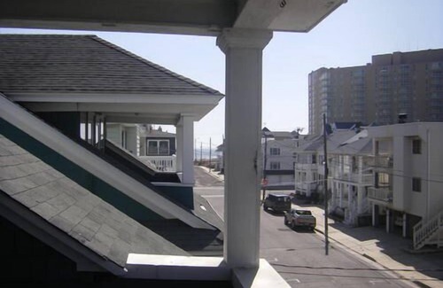 North End Condo | This unit has Friday 8PM check-in to Friday, 4PM check outs