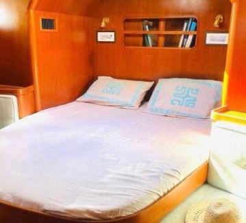 Municipality of Hoorn Boat Rental | This your change Monday 22 september start on the go with Lyra Medemblik to Dartmouth to Lissabon to Portimao 3 weeks Sailing With Captain Casey on the go