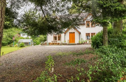 Newtonmore House | Thistle Dhu