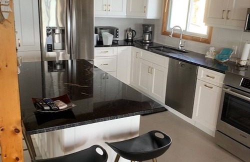 Mallorytown Cottage | Thousand Island Area - St. Lawrence River Waterfront COZY Cottage