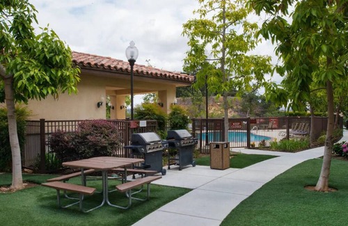 Thousand Oaks House | Thousand Oaks Pet-Friendly Lodging w/Kitchenette