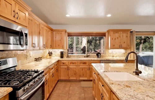 Fox Farm Cabin | Three Bears INN #2147