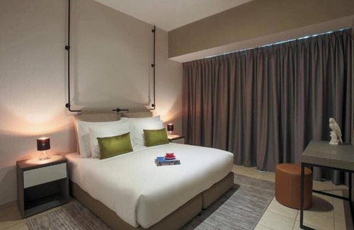 Dubai Marina Hotel | Three Bedroom Apartment In Marina By E R