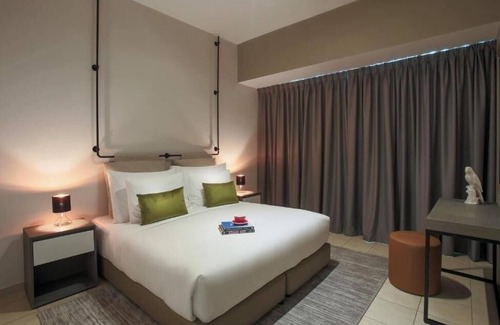 Dubai Marina Hotel | Three Bedroom Apartment In Marina By E R
