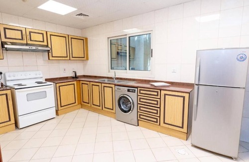 Al Mankhool House | Three Bedroom Apartment Near By Burjuman Mall Ab