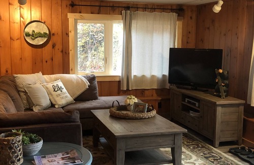 Meredith Cottage | Three Bedroom Cottage w/ 80' of Sandy beach waterfront on Lake Winniepsauke